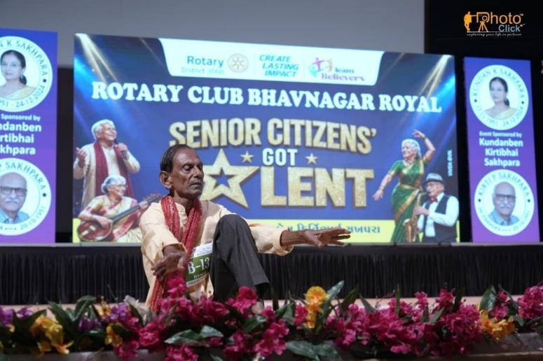 Chief Guest Dr. Manish Bansal IAS and performers at Senior Citizens Got Talent